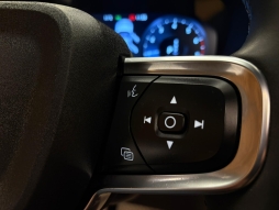 VOLVO XC40 1.5 T3 INSCRİPTİON SERVİS BKM. HATASIZ 12 TAKSİT