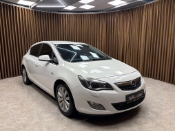 OPEL ASTRA 1.3 CDTI COSMO TESLA EKRAN HATASIZ BOYASIZ 12 TAKSİT