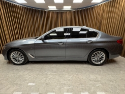 BMW 530İ XDRİVE LUXURY LİNE XDRİVE HATASIZ BOYASIZ 12 TAKSİT
