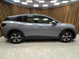 VOLKSWAGEN ID 4 PURE 2025 MODEL CAM TAVAN HATASIZ 12 TAKSİT