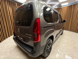 CİTROEN BERLİNGO 1.5 BLUEHDİ SHİNE CAM TAVAN HATASIZ 12 TAKSİT