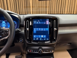 VOLVO XC40 1.5 T3 INSCRİPTİON SERVİS BKM. HATASIZ 12 TAKSİT