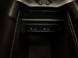 MERCEDES-BENZ GLB 200 AMG+ 4 MATİC CAM TAVAN HATASIZ 12 TAKSİT