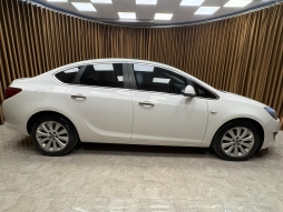 OPEL ASTRA SEDAN 1.4 TURBO COSMO SUNROOF 2012 MODEL 12 TAKSİT