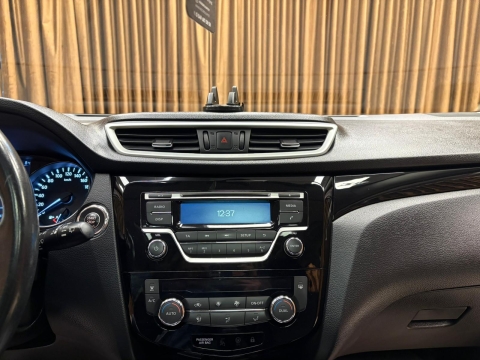 NİSSAN QASHQAİ 1.2 DIG-T SKY PACK CAM TAVAN HATASIZ 12 TAKSİT