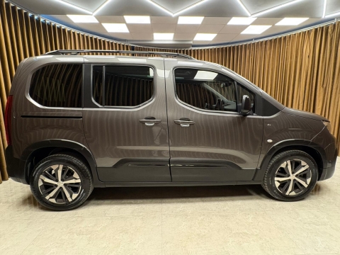 PEUGEOT RİFTER 1.5 BLUEHDI GT CAM TAVAN HATASIZ BOYASIZ 12 TAKST