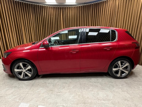 PEUGEOT 1.2 PURETECH ALLURE CAM TAVAN OTOMATİK 12 TAKSİT