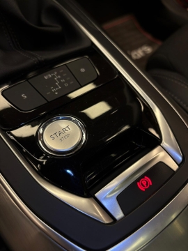 PEUGEOT 1.2 PURETECH ALLURE CAM TAVAN OTOMATİK 12 TAKSİT