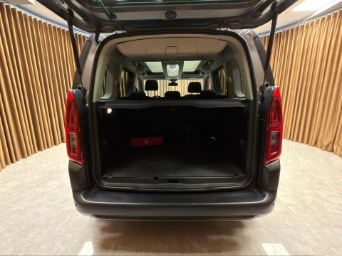 CİTROEN BERLİNGO 1.5 BLUEHDİ SHİNE CAM TAVAN HATASIZ 12 TAKSİT