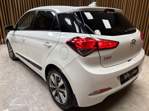 HYUNDAİ İ20 1.4 MPİ ELİTE OTOMATİK CAM TAVAN 12 TAKSİT