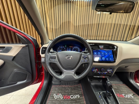 HYUNDAİ İ20 1.4 MPİ ELİTE OTOMATİK CAM TAVAN HATASIZ 12 TAKSİT