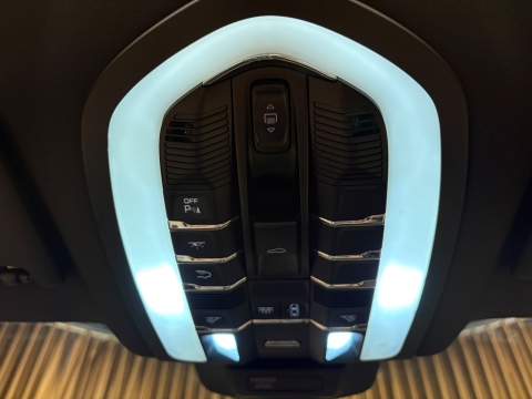 PORSCHE MACAN 2.0 BAYİ CAM TAVAN/PUSULA/SOĞUTMA/ISITMA 12 TAKSİT