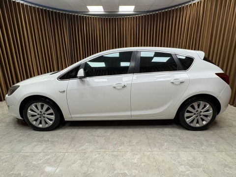 OPEL ASTRA 1.3 CDTI COSMO TESLA EKRAN HATASIZ BOYASIZ 12 TAKSİT