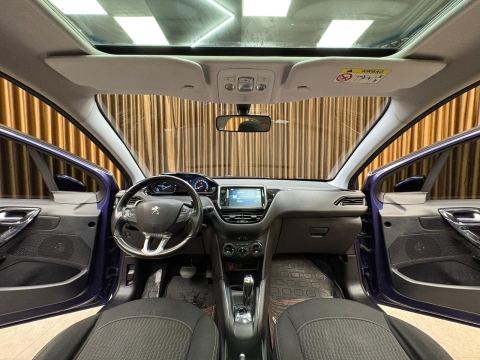 PEUGEOT 208 1.2 PURETECH ACTİVE OTOMATİK CAM TAVAN 12 TAKSİT