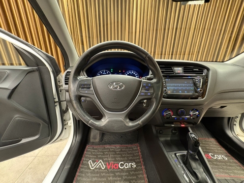 HYUNDAİ İ20 1.4 MPİ ELİTE OTOMATİK CAM TAVAN 12 TAKSİT