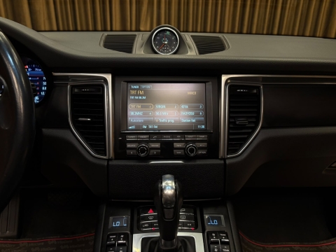PORSCHE MACAN 2.0 BAYİ CAM TAVAN/PUSULA/SOĞUTMA/ISITMA 12 TAKSİT