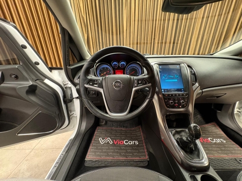 OPEL ASTRA 1.3 CDTI COSMO TESLA EKRAN HATASIZ BOYASIZ 12 TAKSİT