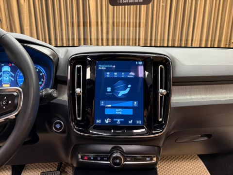 VOLVO XC40 1.5 T3 INSCRİPTİON SERVİS BKM. HATASIZ 12 TAKSİT