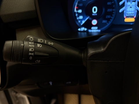 VOLVO XC40 1.5 T3 INSCRİPTİON SERVİS BKM. HATASIZ 12 TAKSİT