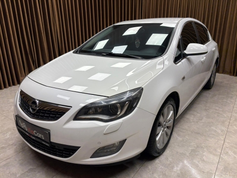 OPEL ASTRA 1.3 CDTI COSMO TESLA EKRAN HATASIZ BOYASIZ 12 TAKSİT