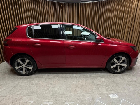 PEUGEOT 1.2 PURETECH ALLURE CAM TAVAN OTOMATİK 12 TAKSİT