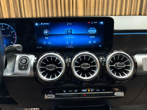 MERCEDES-BENZ GLB 200 AMG+ 4 MATİC CAM TAVAN HATASIZ 12 TAKSİT