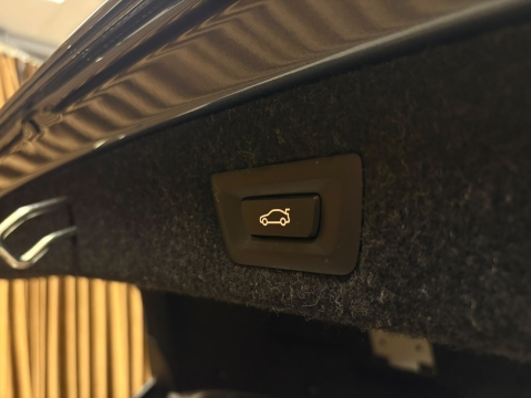 BMW 520İ SPECİAL EDİTİON M SPORT HATASIZ BOYASIZ 12 TAKSİT