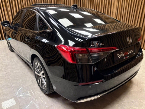 HONDA CİVİC 1.5VTEC ELEGANCE PLUS HATASIZ BOYASIZ 12 TAKSİT