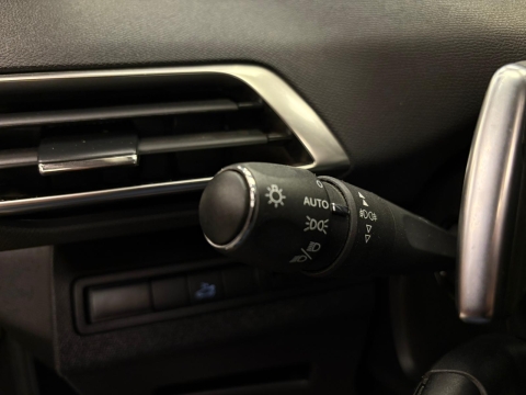 PEUGEOT 3008 1.5 BLUEHDİ ALLURE SELECTİON EAT8 HATASIZ 12 TAKSİT
