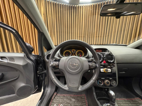 OPEL CORSA 1.4 ENJOY 111.YIL OTOMATİK CAM TAVAN 12 TAKSİT