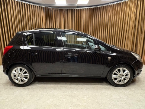 OPEL CORSA 1.4 ENJOY 111.YIL OTOMATİK CAM TAVAN 12 TAKSİT