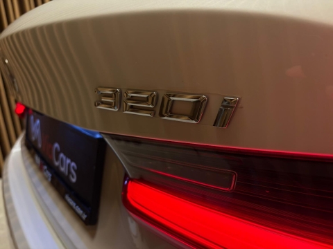 BMW 3.20İ FİRST EDİTİON LUXURY LİNE İÇİ TABA HATASIZ 12 TAKSİT