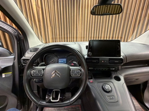 CİTROEN BERLİNGO 1.5 BLUEHDİ SHİNE CAM TAVAN HATASIZ 12 TAKSİT