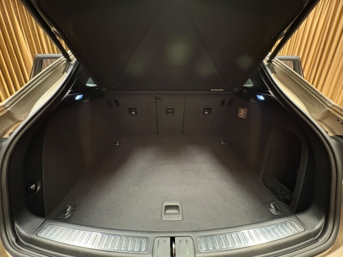 PORSCHE MACAN 2.0 BAYİ CAM TAVAN/PUSULA/SOĞUTMA/ISITMA 12 TAKSİT