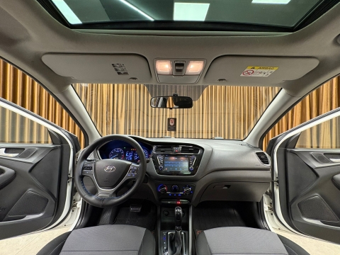 HYUNDAİ İ20 1.4 MPİ ELİTE OTOMATİK CAM TAVAN HATASIZ 12 TAKSİT