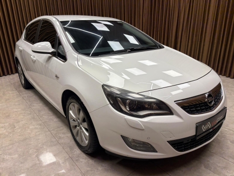 OPEL ASTRA 1.3 CDTI COSMO TESLA EKRAN HATASIZ BOYASIZ 12 TAKSİT