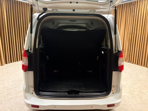 FORD TOURNEO COURİER 1.5 TDCİ TİTANİUM PLUS 12 TAKSİT