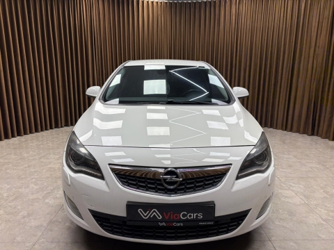 OPEL ASTRA 1.3 CDTI COSMO TESLA EKRAN HATASIZ BOYASIZ 12 TAKSİT