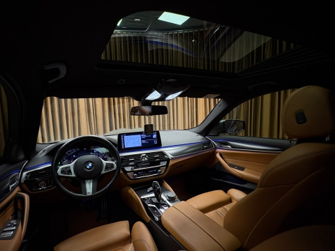 BMW 520İ SPECİAL EDİTİON M SPORT HATASIZ BOYASIZ 12 TAKSİT