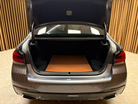 BMW 520İ SPECİAL EDİTİON M SPORT HATASIZ BOYASIZ 12 TAKSİT