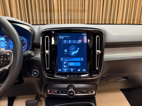VOLVO XC40 1.5 T3 INSCRİPTİON SERVİS BKM. HATASIZ 12 TAKSİT