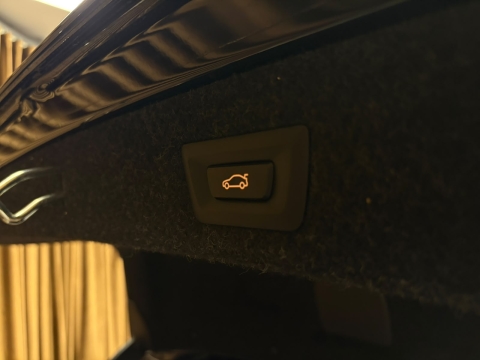 BMW 520İ SPECİAL EDİTİON M SPORT CARBON SCHWARZ HATASZ 12 TAKSİT