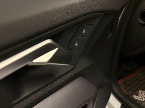 AUDİ A3 SPORTBACK 35 TFSI ADVANCED CAM TAVAN HATASIZ 12 TAKSİT