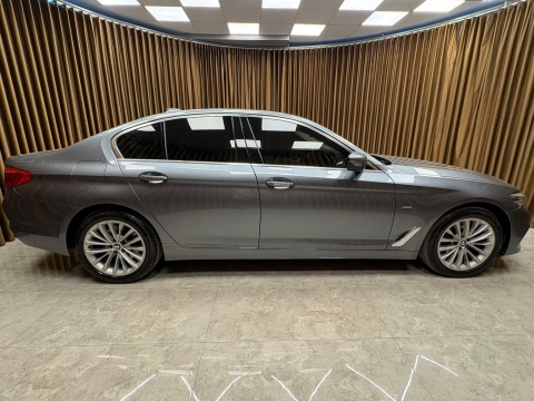 BMW 530İ XDRİVE LUXURY LİNE XDRİVE HATASIZ BOYASIZ 12 TAKSİT