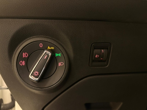 SEAT LEON 1.2 TSI STYLE OTOMATİK CAM TAVAN 12 TAKSİT