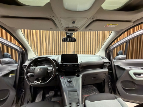 CİTROEN BERLİNGO 1.5 BLUEHDİ SHİNE CAM TAVAN HATASIZ 12 TAKSİT