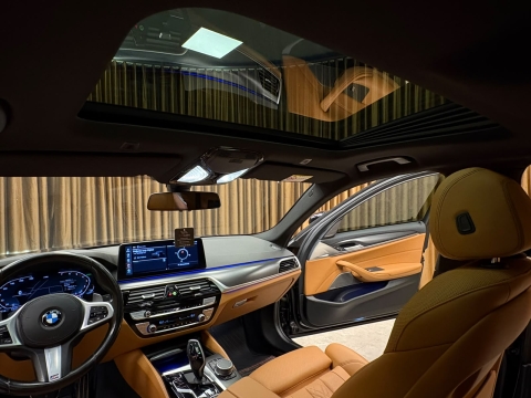 BMW 520İ SPECİAL EDİTİON M SPORT CARBON SCHWARZ HATASZ 12 TAKSİT