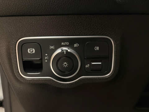 MERCEDES-BENZ GLB 200 AMG+ 4 MATİC CAM TAVAN HATASIZ 12 TAKSİT