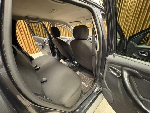 DACİA DUSTER 1.5 DCI 4X2 LAUERATE OTOMATİK HATASIZ 12 TAKSİT