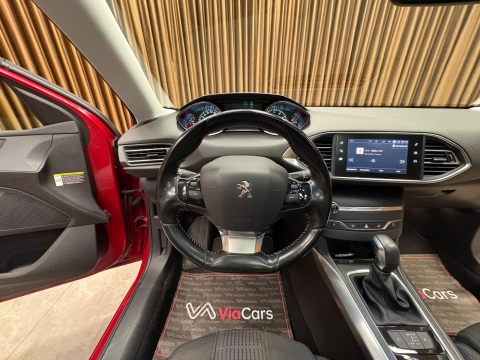 PEUGEOT 1.2 PURETECH ALLURE CAM TAVAN OTOMATİK 12 TAKSİT